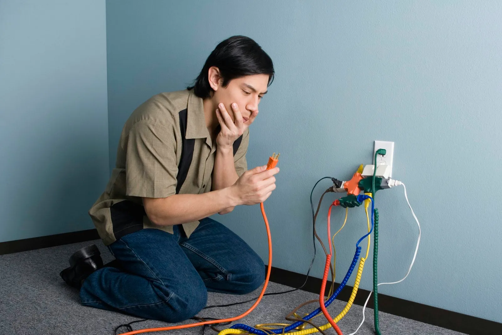 Ways to Disguise Lamp Wiring at Home