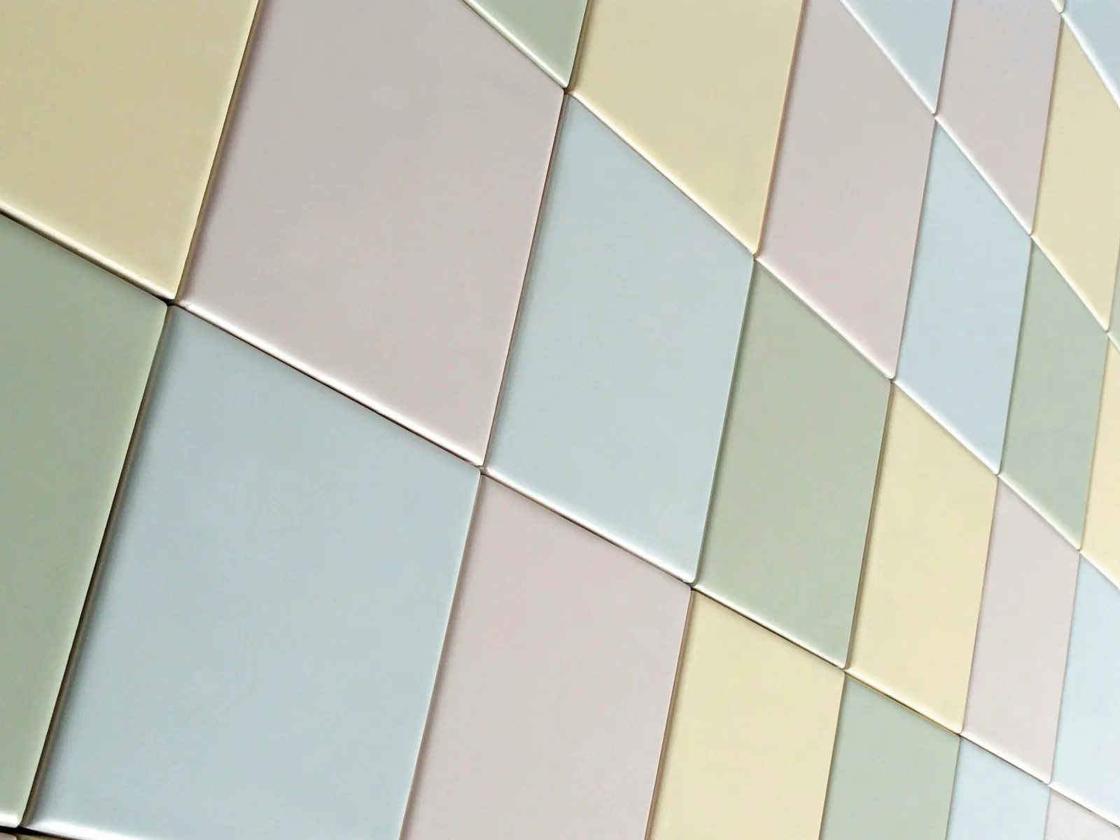 Selecting the Right Coating for Glossy Ceramic Surfaces