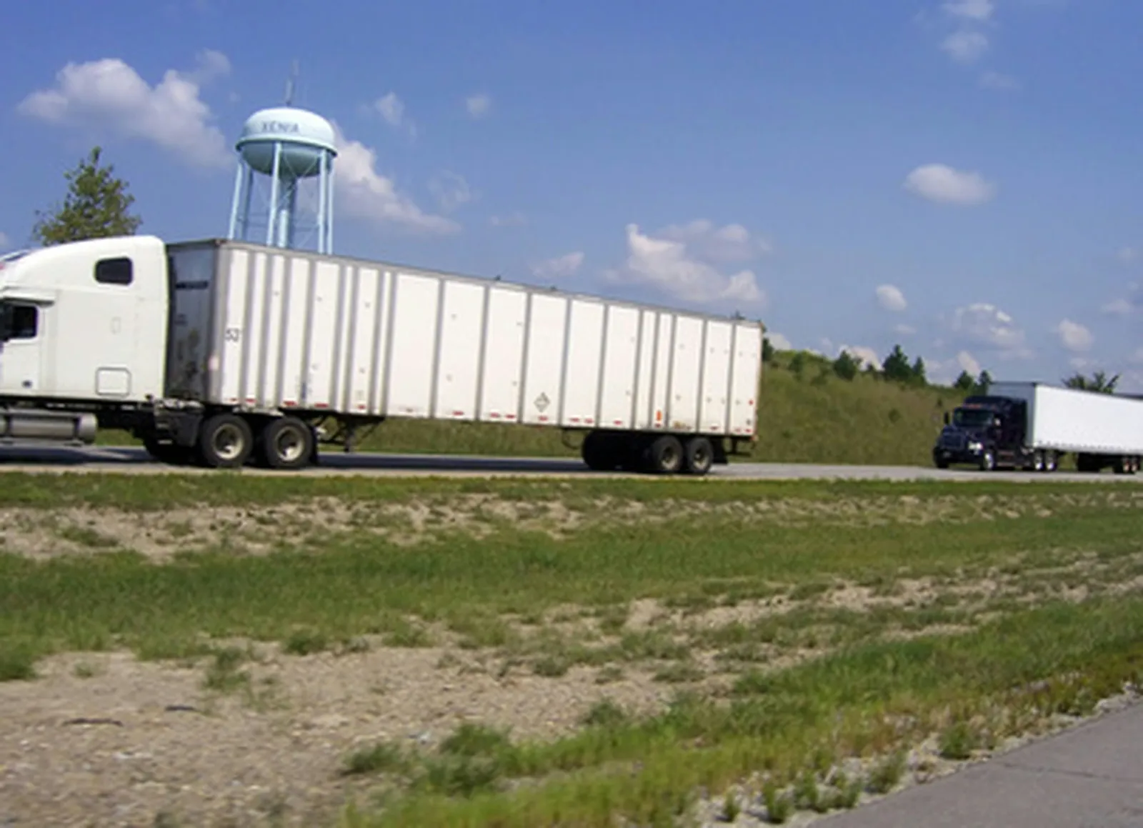 Commercial Truck Border Crossing Into Canada: A Guide