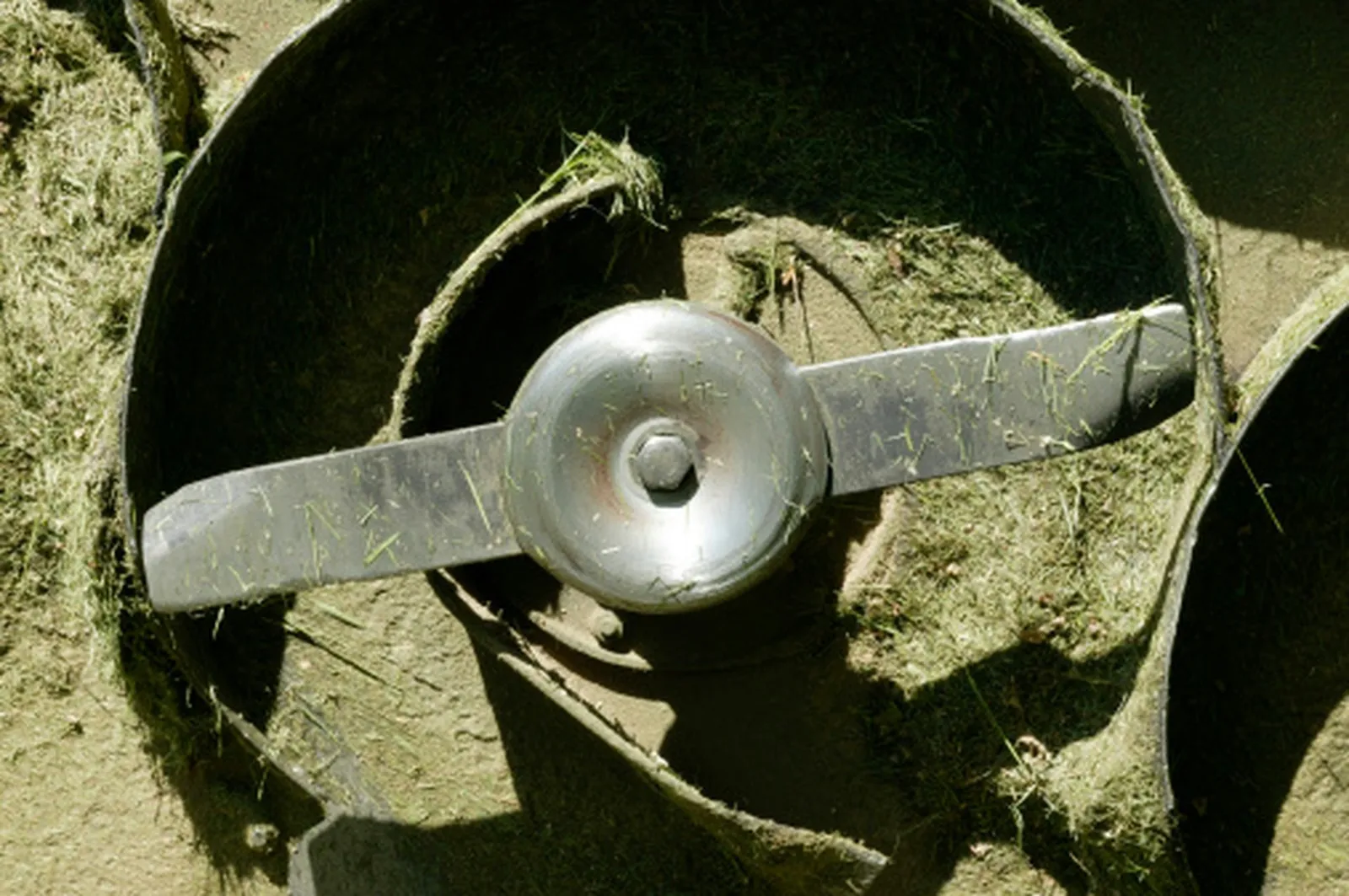 Check to see if the blade is tilted.