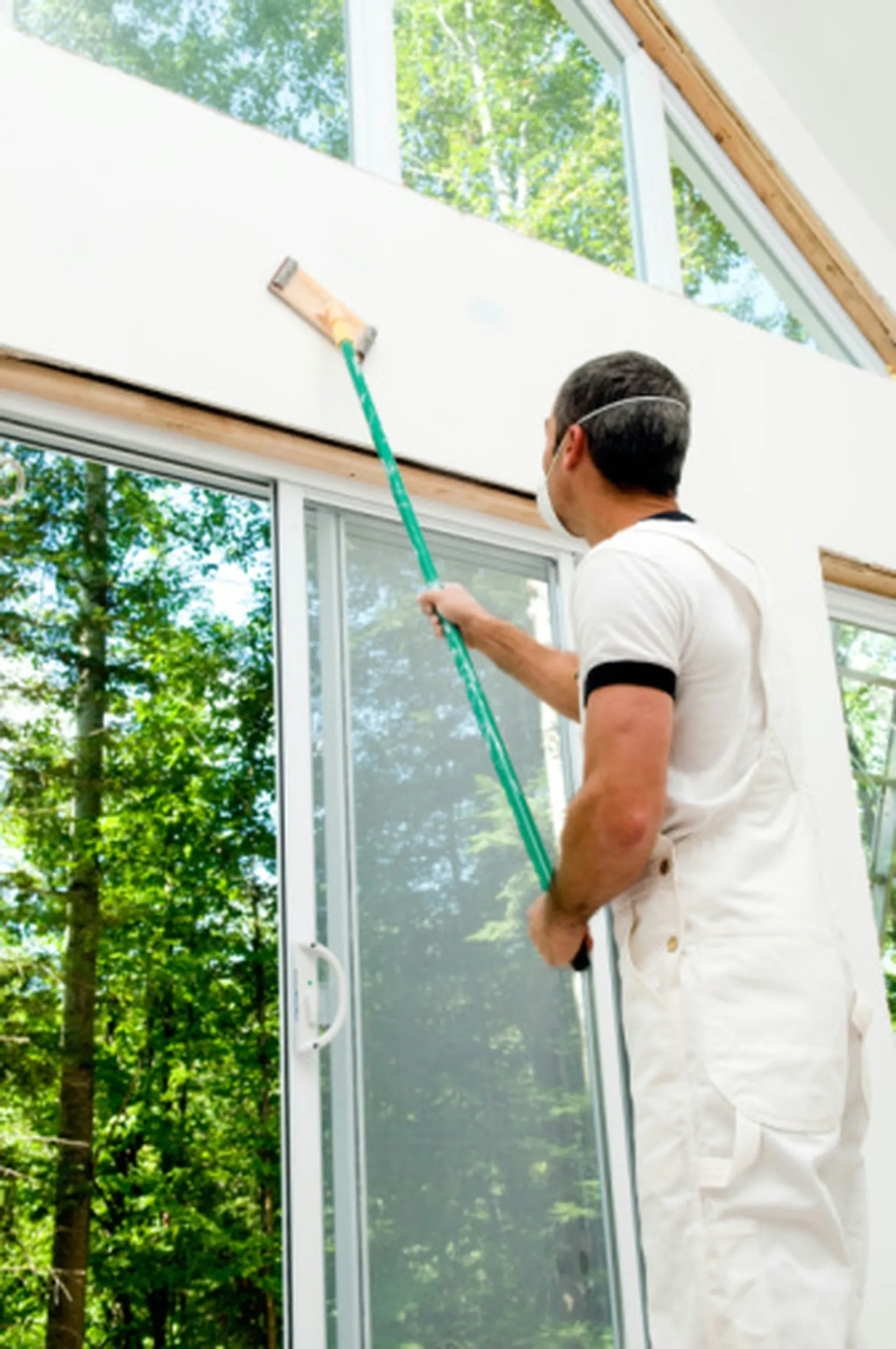 A Guide to Fixing Drywall Damage Near a Window Opening