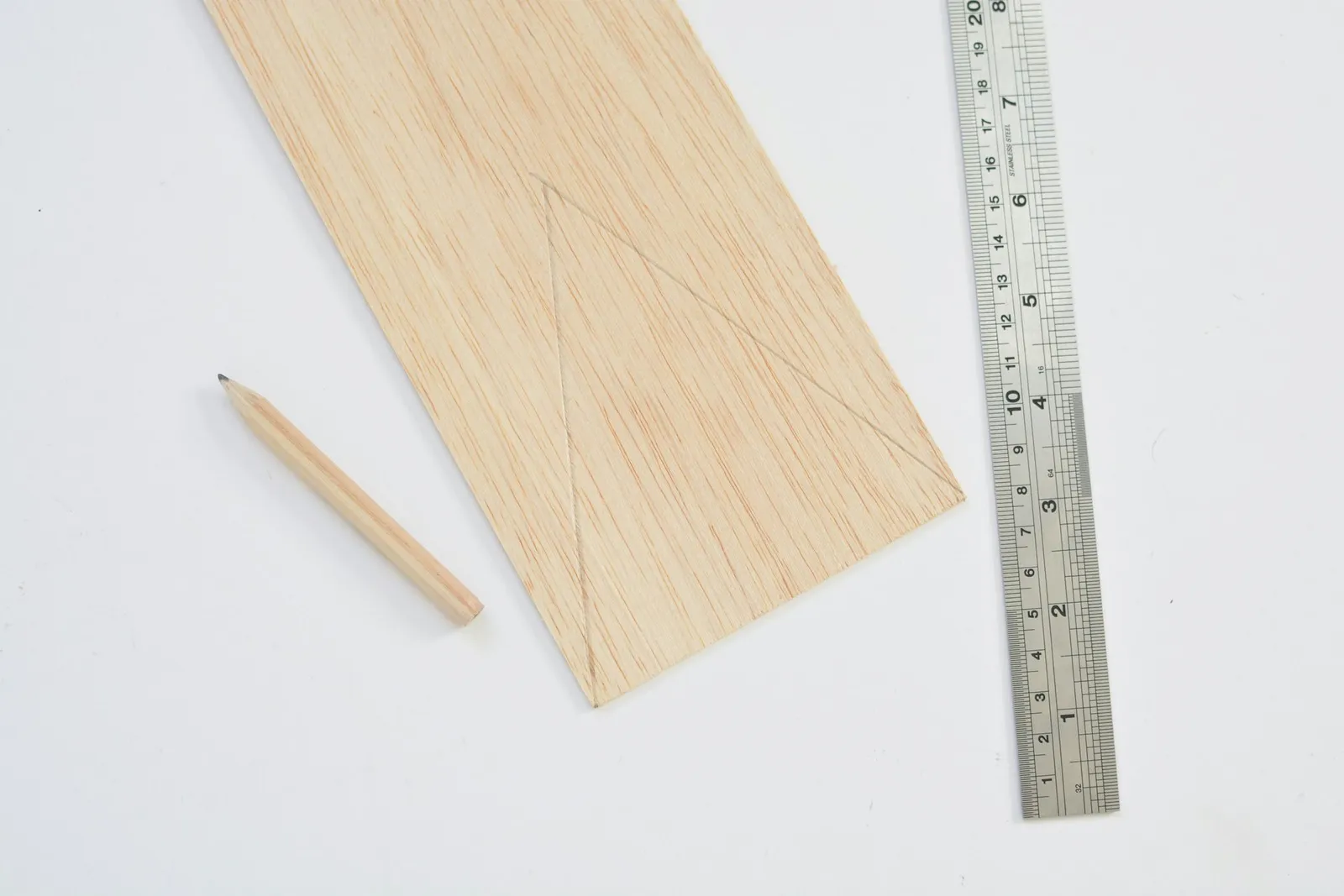 DIY Mini Wooden Christmas Tree