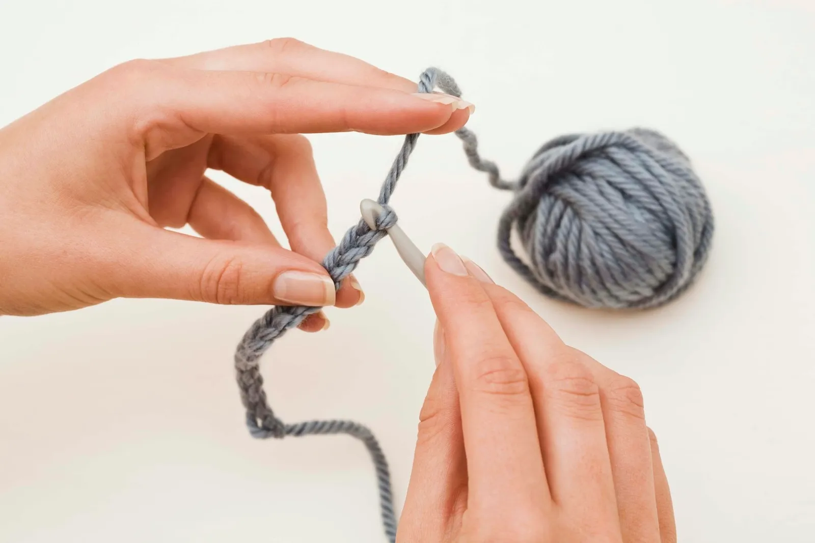Crocheting Your Own Nonstick-Safe Scrubbers from Netting