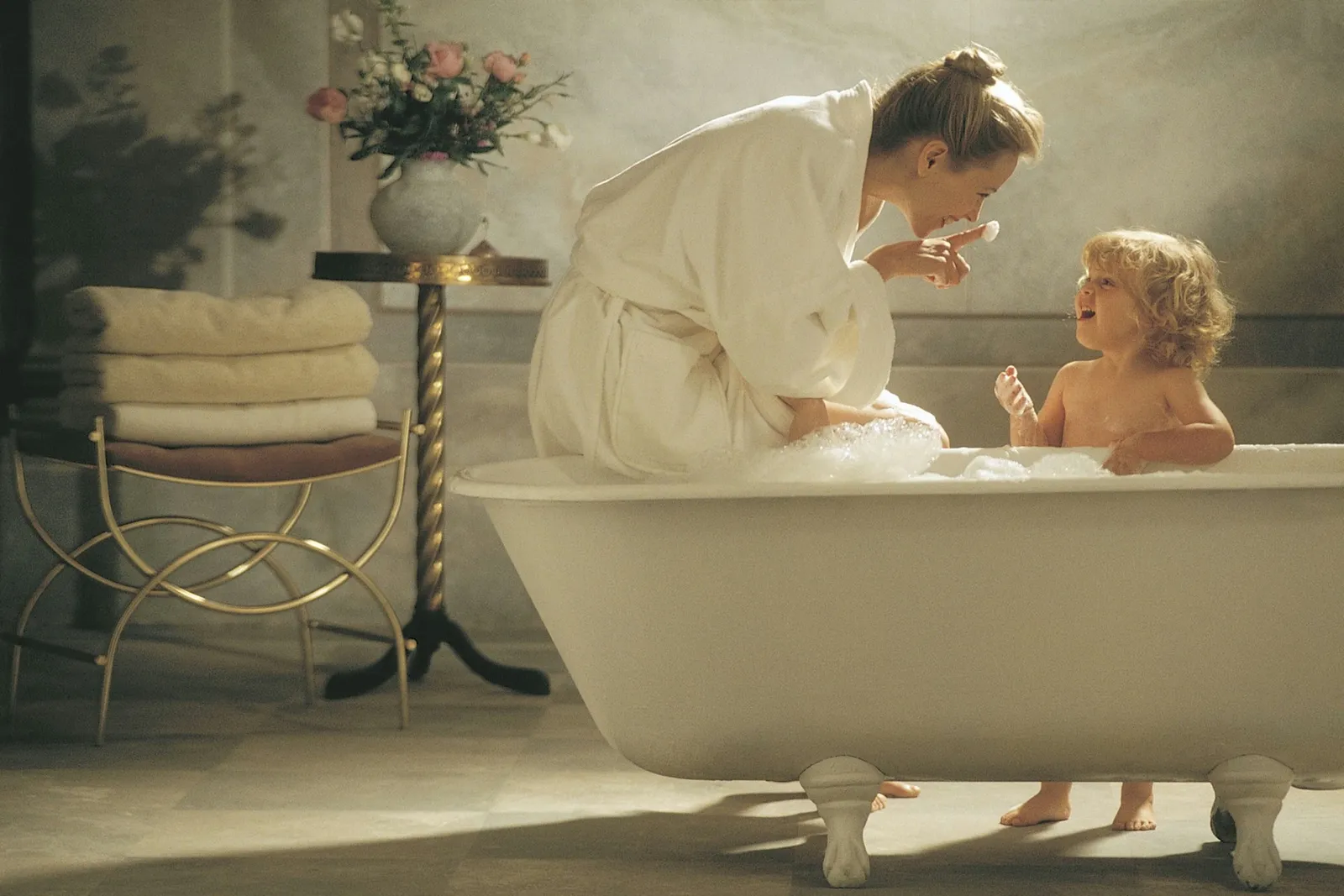 Comparing Bathtub Materials: Porcelain Enamel vs. Acrylic