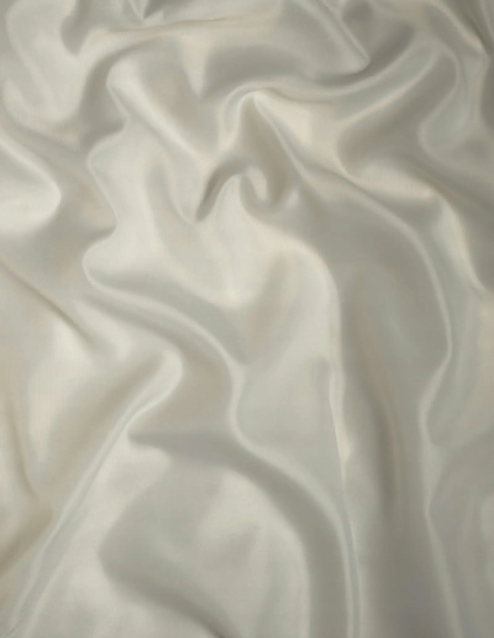 Restoring the Brightness of Yellowed Silk Fabric