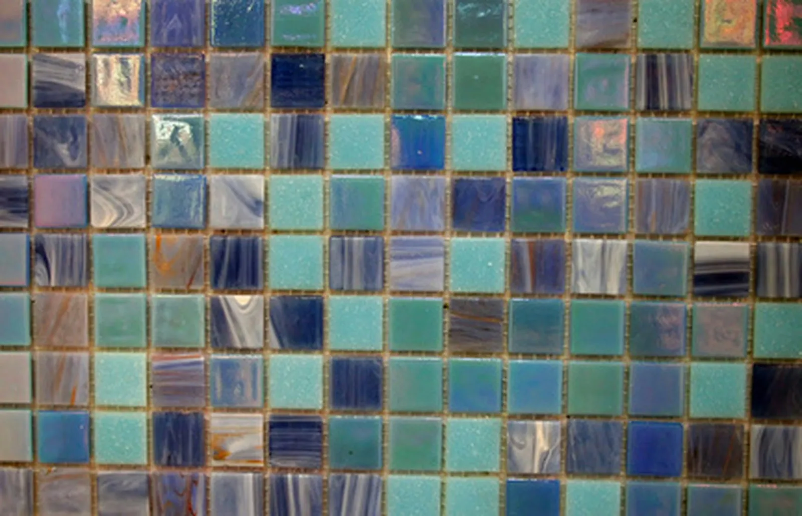 A Step-by-Step Guide to Taking Down Glass Wall Tiles