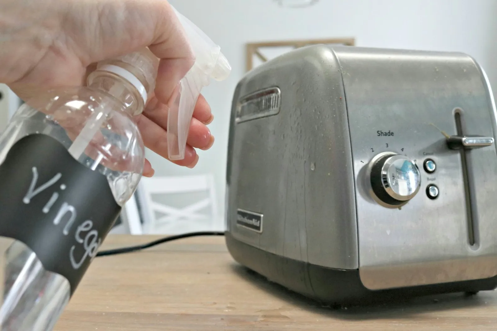 how to clean a toaster