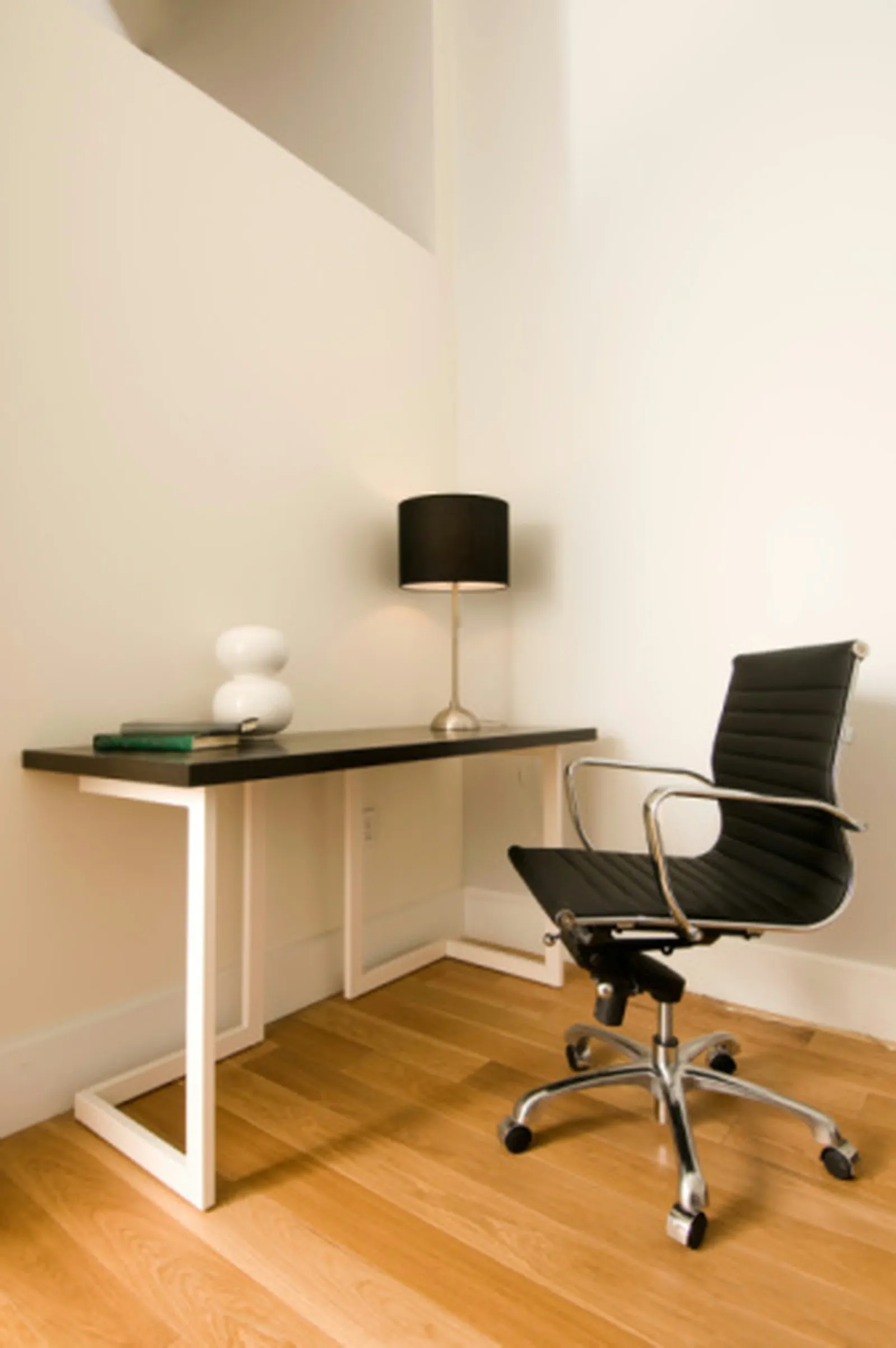 Putting Together an IKEA Lamp Shade: Two Common Mounting Methods