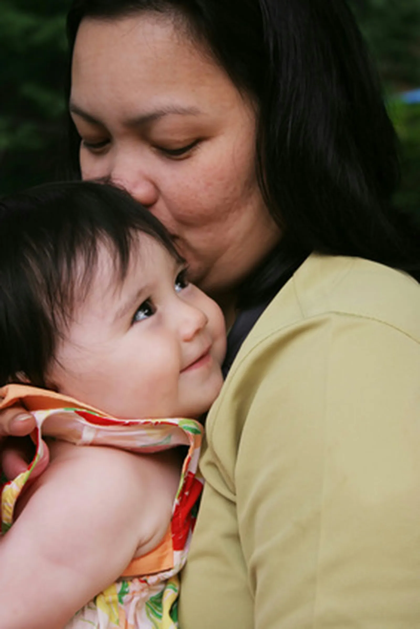 Understanding Spanish Social Cues: A Guide to Gestures and Personal Space