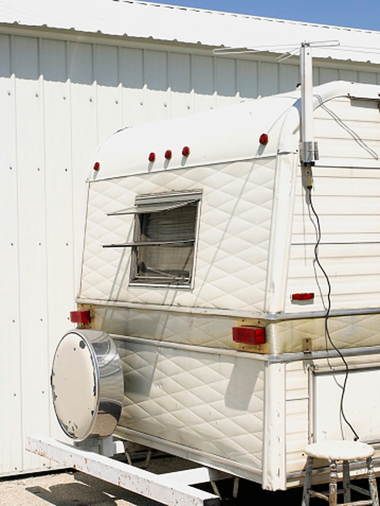 Six-Cylinder Vehicles: Capable Towing Options for Travel Trailers