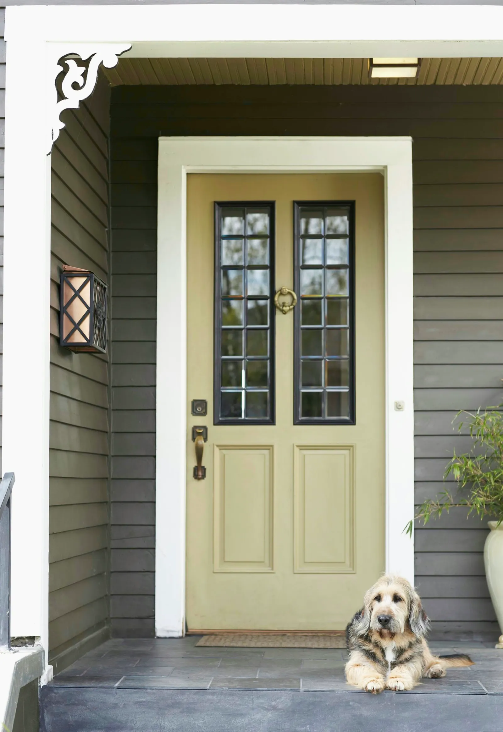 Options for Renewing the Surface of a Concrete Front Porch