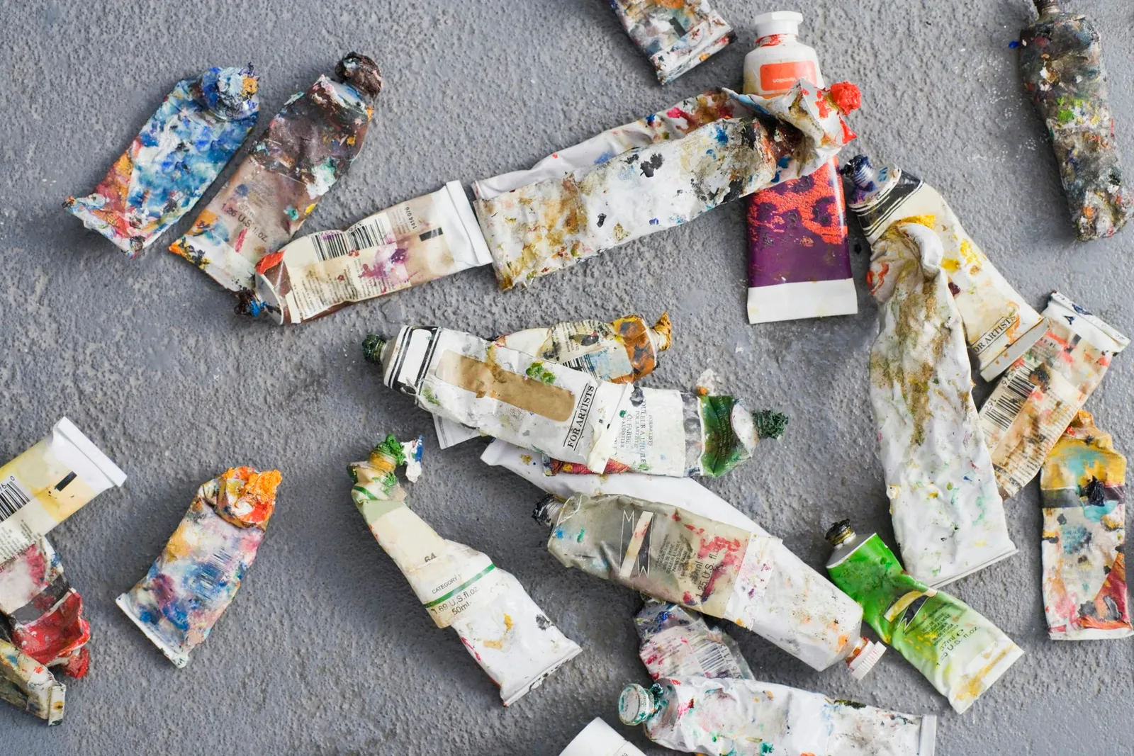 Cardboard as a Canvas: Oil Painting on an Everyday Material