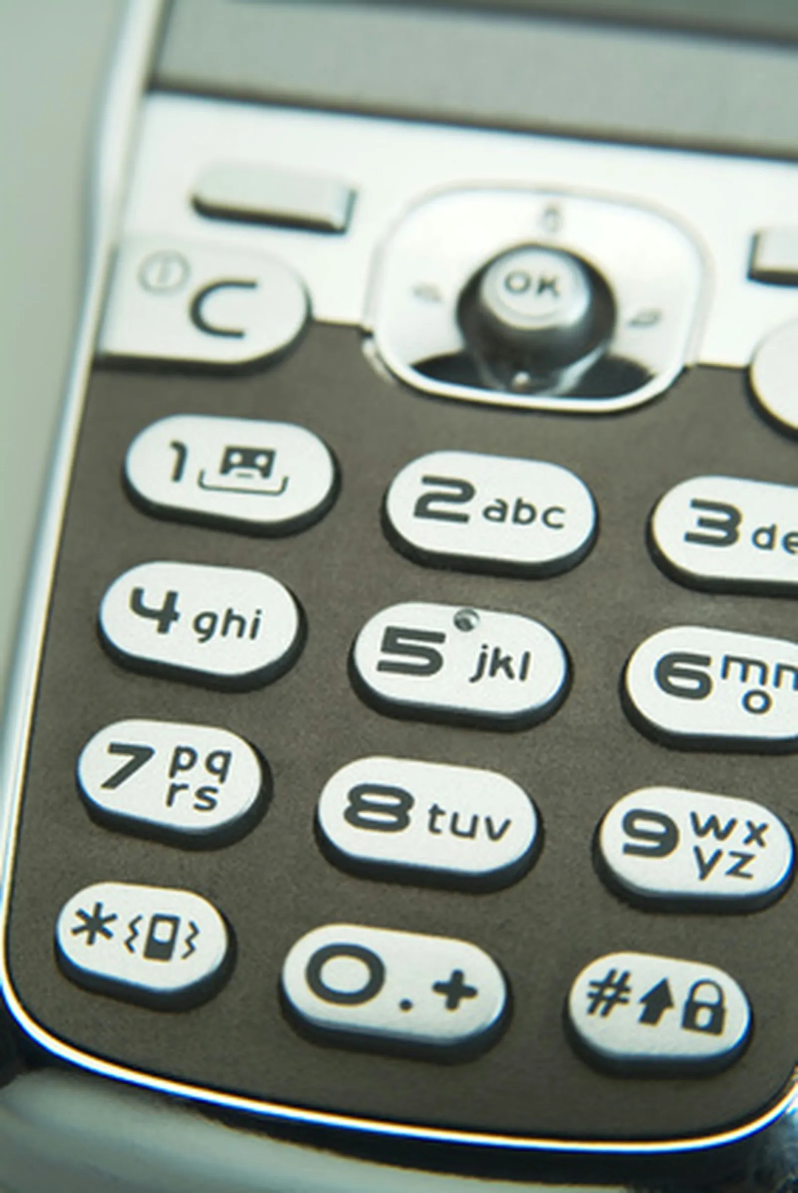 Reaching a Mexican Toll-Free Line When Calling From the U.S.