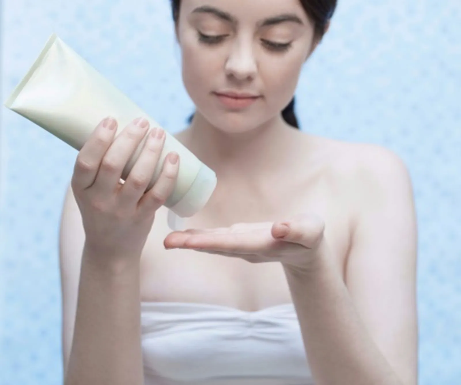 Keep her skin soft with high quality creams and lotions.