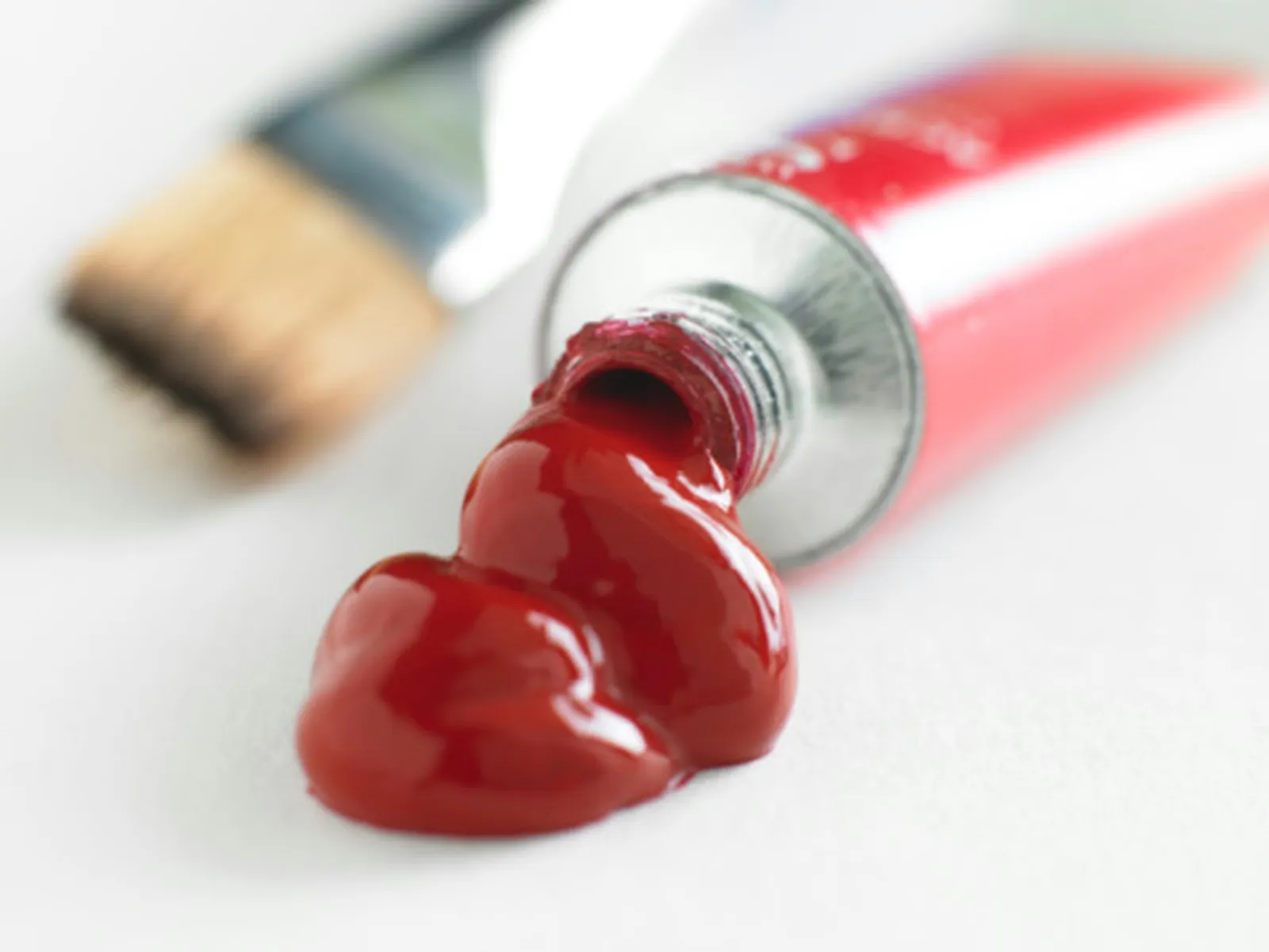 Combining Varnish and Paint for a Glossier, Harder Finish