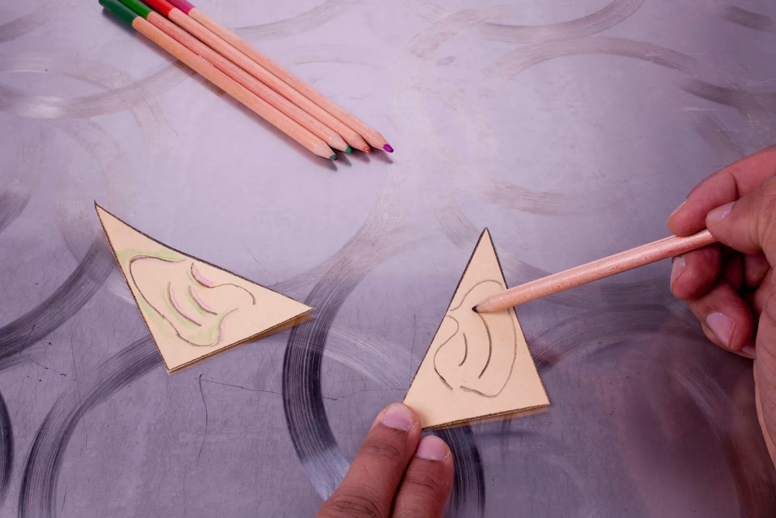 Crafting Pointy Ears from Manila Paper: A Simple Project for Kids