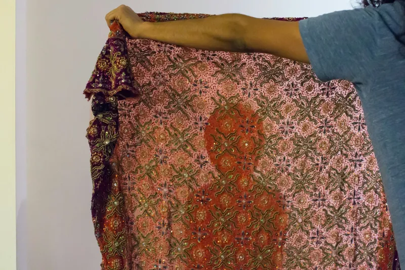 Disappearing Act: A Blanket-Based Illusion Anyone Can Learn