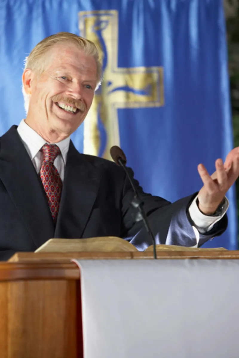 Ways to Honor Your Pastor with Thoughtful Gifts