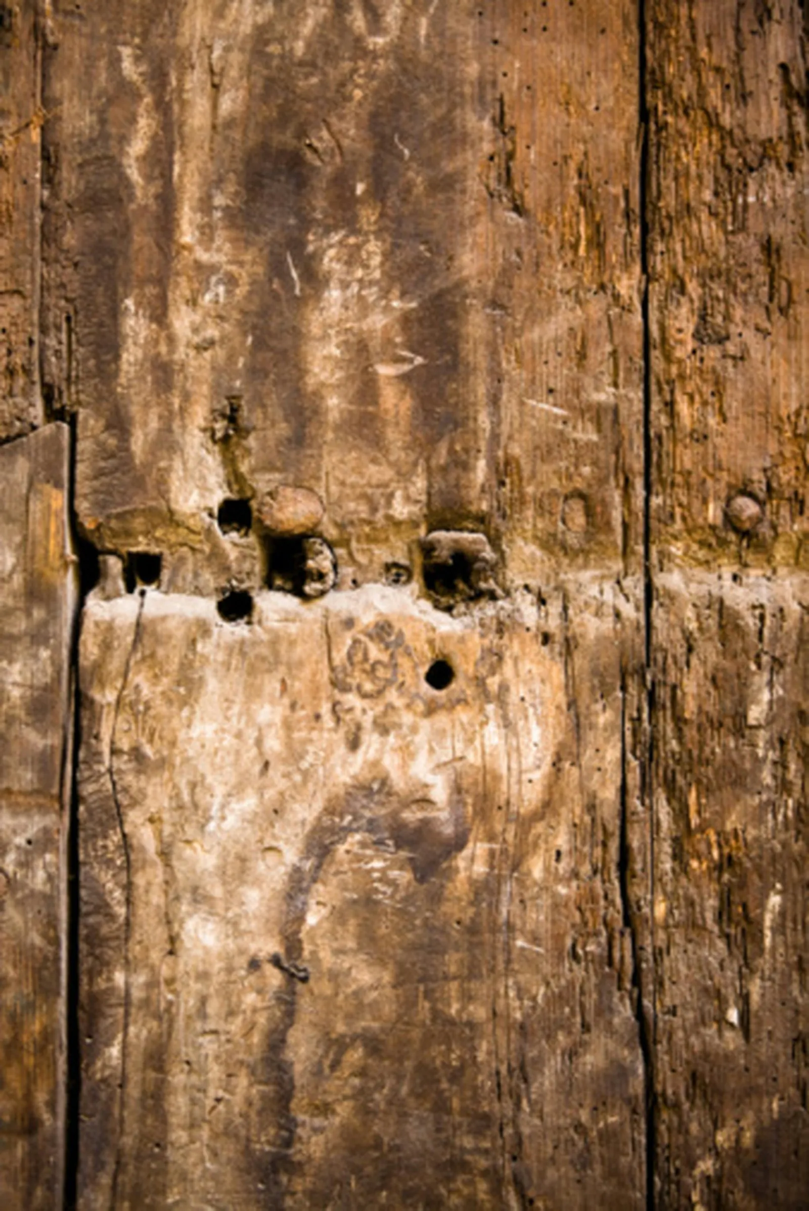 Creating a Weathered Wood Effect on Canvas with Paint