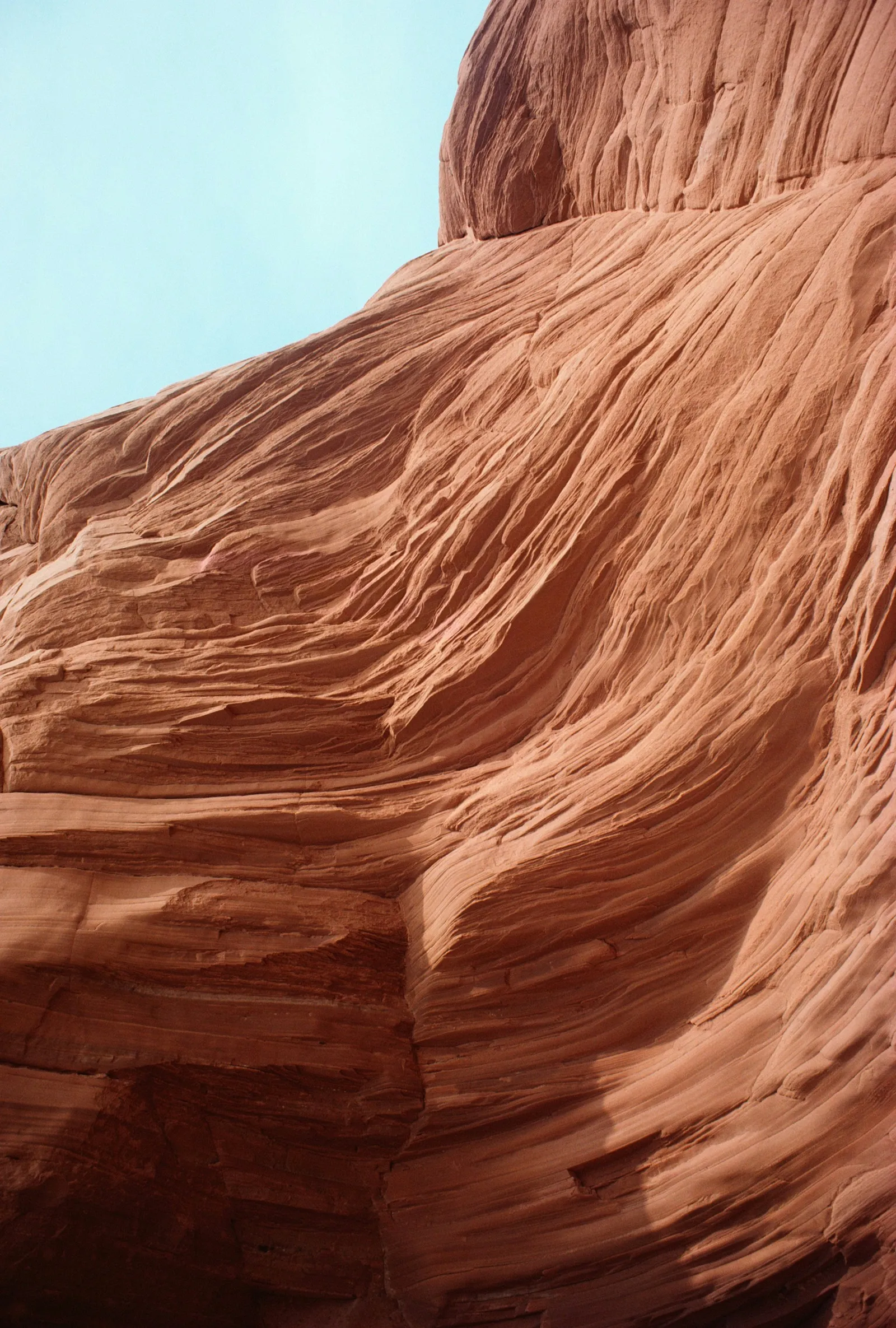 How Granite and Sandstone Differ in Weathering Resistance