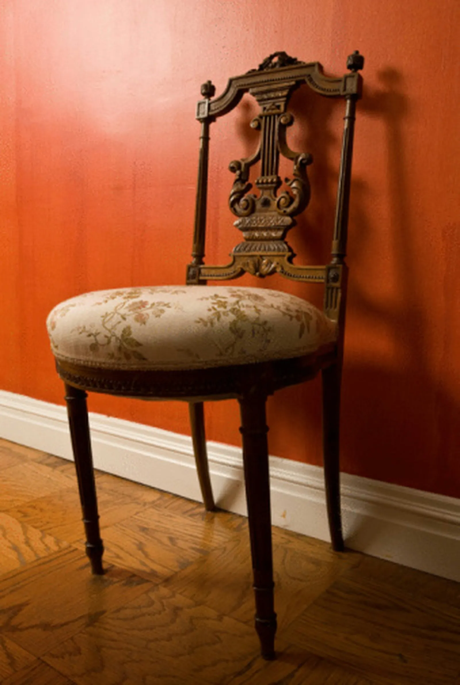 Give Wooden Chairs a Faux Wrought Iron Look with Spray Paint