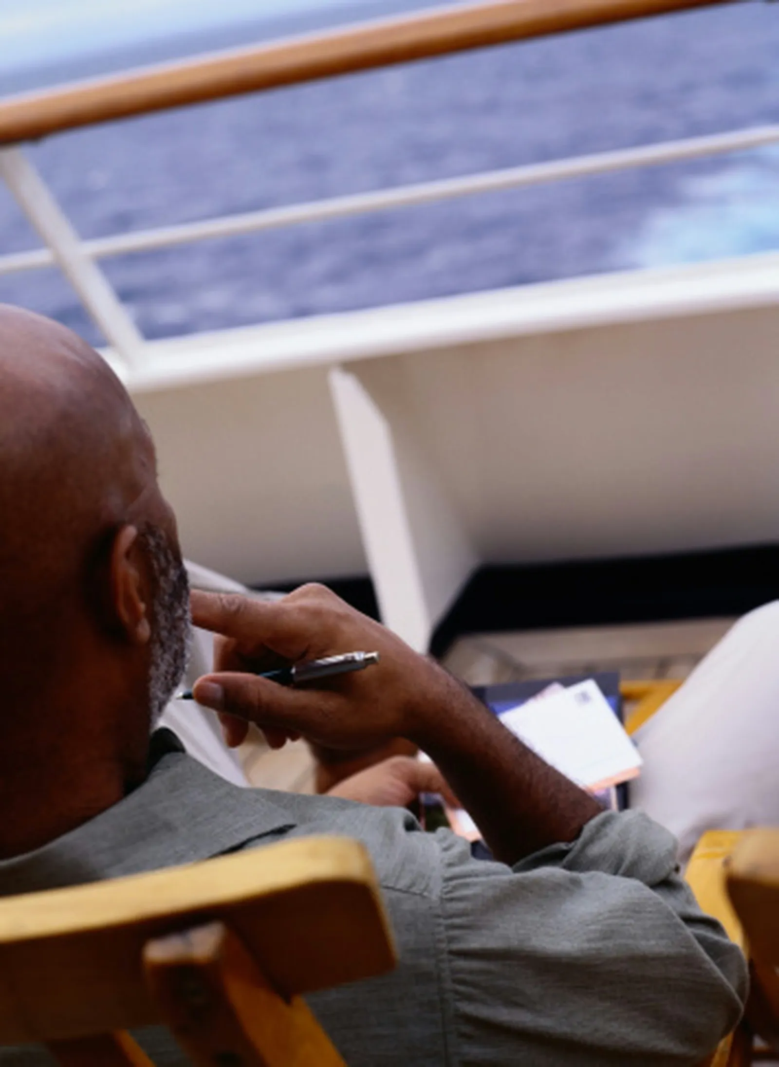 A Guide to Reaching Cruise Ship Crew Through the Mail